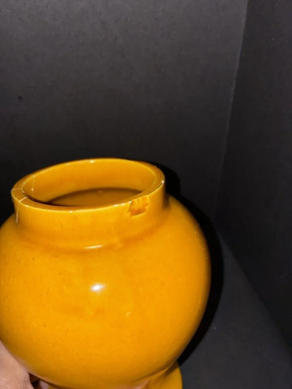 Haeger Pottery, 2 Ginger Jars, 6-inches, Mustard, Ecru, stamped, crack, Urn,vase
